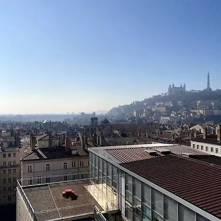 Le Burdeau, Studio Cosy Lyon